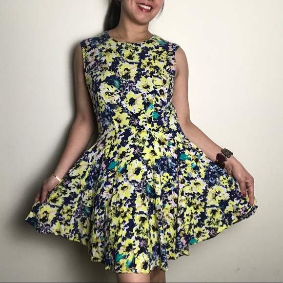 H&M Dresses & Skirts - H&M floral dress